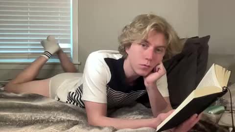 Snapshot of clydeaustin chatting on 11/19/25, 10:10 Clyde Austin online show from 11/19/25, 10:10