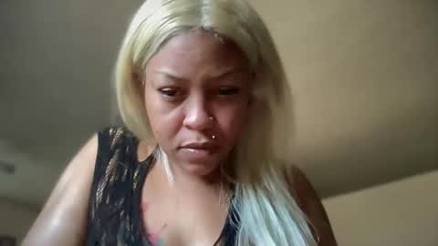 Snapshot of cocanutt_ chatting on 12/16/24, 06:27 CocaNutt online show from 12/16/24, 06:27