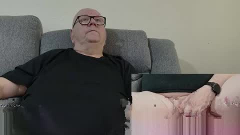 Snapshot of cockneymack51 chatting on 03/12/26, 12:00 Charlie. online show from 03/12/26, 12:00