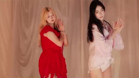 coco2002924 online show from 10/13/25, 02:22