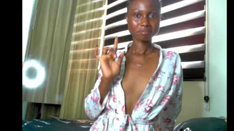 Snapshot of coco_petitqueen chatting on 01/17/25, 11:17 coco_petitqueen online show from 01/17/25, 11:17