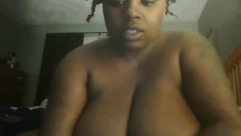 Snapshot of cocoacrave chatting on 02/24/25, 11:09 CocoaCrave online show from 02/24/25, 11:09