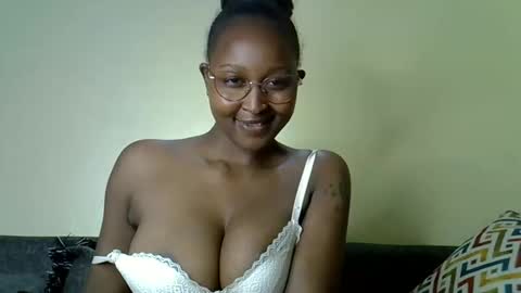 Snapshot of cocobaby_ chatting on 05/13/26, 05:54 Coco online show from 05/13/26, 05:54