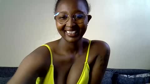 Snapshot of cocobaby_ chatting on 05/16/26, 10:47 Coco online show from 05/16/26, 10:47