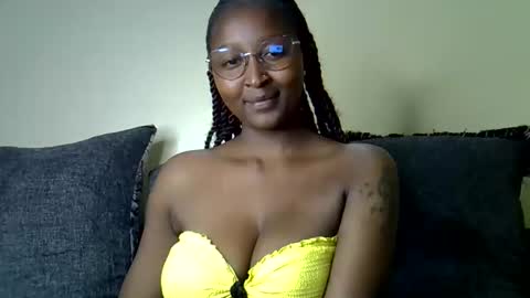 Snapshot of cocobaby_ chatting on 06/03/26, 06:46 Coco online show from 06/03/26, 06:46