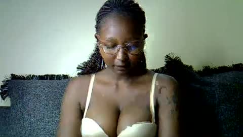Snapshot of cocobaby_ chatting on 06/20/26, 08:00 Coco online show from 06/20/26, 08:00