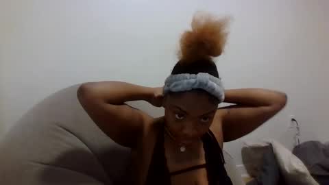 Snapshot of cocochanel197941 chatting on 09/14/25, 04:33 chanel online show from 09/14/25, 04:33