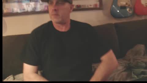 Snapshot of coconut13 chatting on 10/24/25, 02:52 coconut13 online show from 10/24/25, 02:52