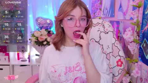 Snapshot of coconut_mia chatting on 02/16/26, 09:00 Mia online show from 02/16/26, 09:00