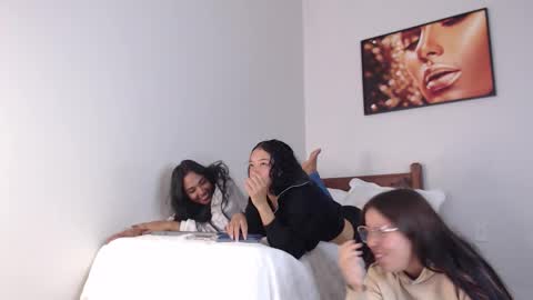 coconutt_oil online show from 02/25/26, 12:04