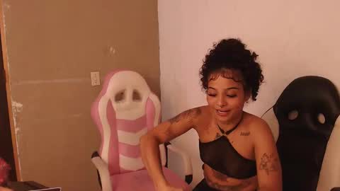 Snapshot of coffe_eyes chatting on 10/11/25, 04:01 coffe_eyes online show from 10/11/25, 04:01