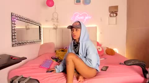 Snapshot of coffe_eyes chatting on 03/10/26, 09:36 coffe_eyes online show from 03/10/26, 09:36