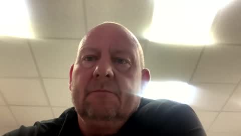 Snapshot of col4nows chatting on 09/12/25, 01:11 col4nows online show from 09/12/25, 01:11