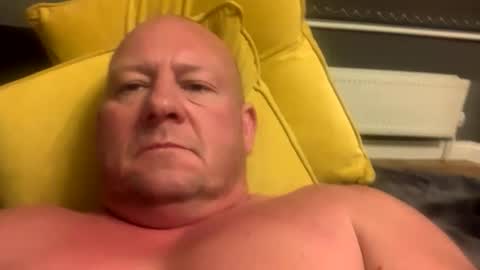 Snapshot of col4nows chatting on 10/13/25, 09:37 col4nows online show from 10/13/25, 09:37