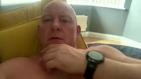 Snapshot of col4nows chatting on 10/15/25, 09:53 col4nows online show from 10/15/25, 09:53