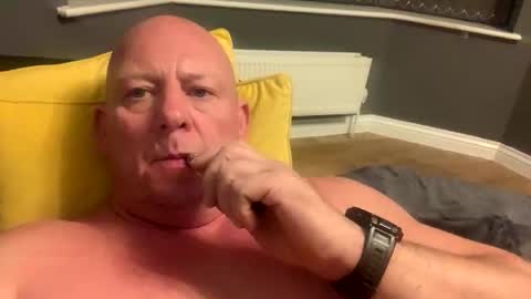 Snapshot of col4nows chatting on 10/25/25, 08:36 col4nows online show from 10/25/25, 08:36