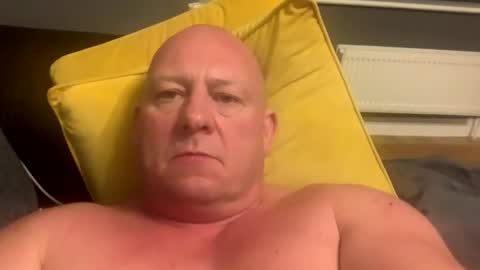 Snapshot of col4nows chatting on 11/01/25, 12:12 col4nows online show from 11/01/25, 12:12