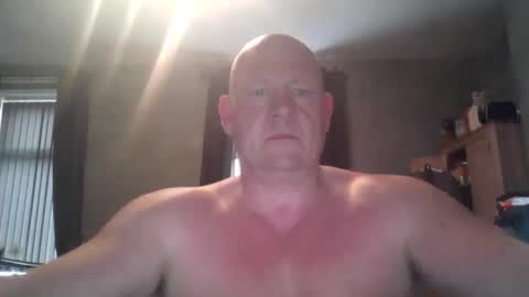 Snapshot of col4nows chatting on 11/14/25, 12:15 col4nows online show from 11/14/25, 12:15