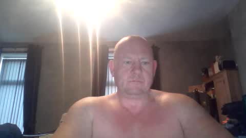 Snapshot of col4nows chatting on 11/17/25, 08:31 col4nows online show from 11/17/25, 08:31