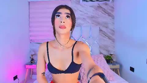 colett online show from 06/17/26, 11:56