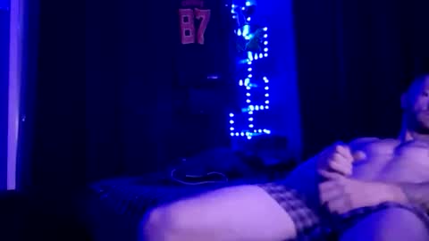 Snapshot of colevan2390 chatting on 11/21/25, 06:01 colevan2390 online show from 11/21/25, 06:01