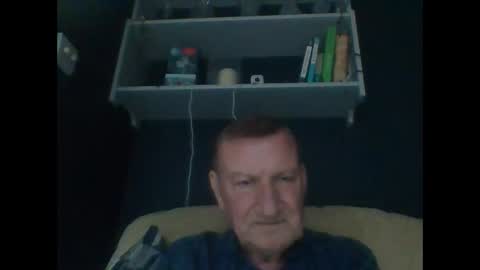 Snapshot of colinbeech chatting on 12/17/24, 01:38 colinbeech online show from 12/17/24, 01:38