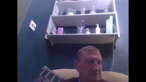 Snapshot of colinbeech chatting on 01/13/25, 05:33 colinbeech online show from 01/13/25, 05:33