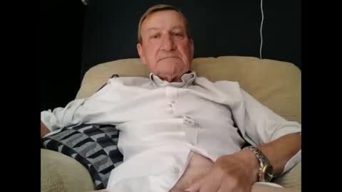 Snapshot of colinbeech chatting on 09/25/25, 08:51 colinbeech online show from 09/25/25, 08:51