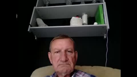 Snapshot of colinbeech chatting on 10/07/25, 12:46 colinbeech online show from 10/07/25, 12:46