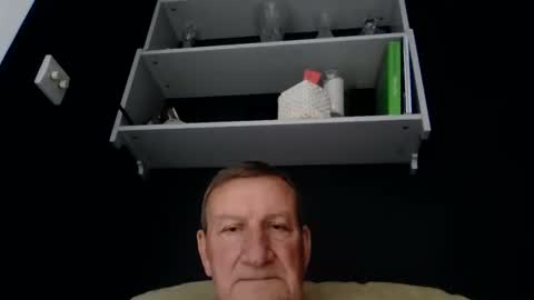 Snapshot of colinbeech chatting on 10/23/25, 12:26 colinbeech online show from 10/23/25, 12:26