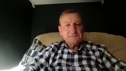 Snapshot of colinbeech chatting on 10/24/25, 09:06 colinbeech online show from 10/24/25, 09:06