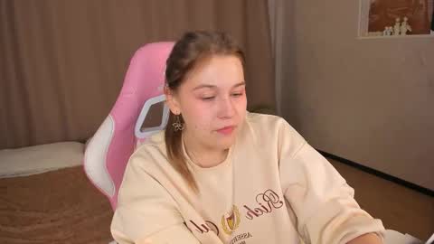 Snapshot of colleen_blake chatting on 10/01/25, 04:57 Collen Mon Tue Wed Thu Fri GMT 3 0300am - 0900am online show from 10/01/25, 04:57