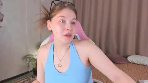 Snapshot of colleen_blake chatting on 10/23/25, 05:01 Collen Mon Tue Wed Thu Fri GMT 3 0300am - 0900am online show from 10/23/25, 05:01