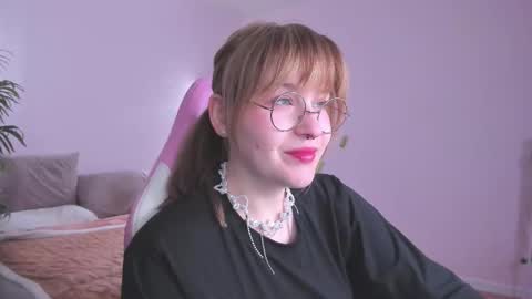 Snapshot of colleen_blake chatting on 01/13/26, 04:45 Collen Mon Tue Wed Thu Fri GMT 3 0300am - 0900am online show from 01/13/26, 04:45