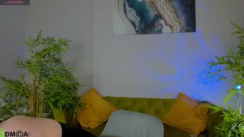 Collen Mon Tue Wed Thu Fri GMT 3 0300am - 0900am  online show from 06/15/26, 04:53