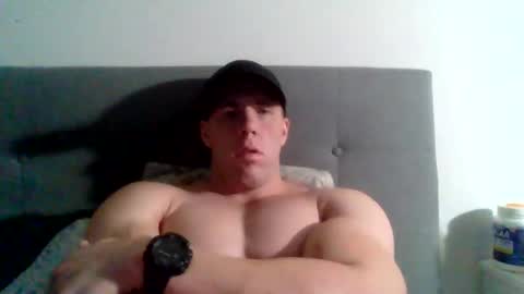 Snapshot of college_muscle chatting on 01/24/25, 05:21 foreverxshredded online show from 01/24/25, 05:21