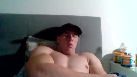 Snapshot of college_muscle chatting on 01/25/25, 02:14 foreverxshredded online show from 01/25/25, 02:14
