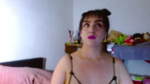 Collette online show from 06/17/26, 07:00