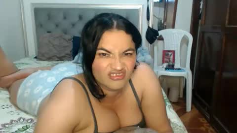 Snapshot of colombi4spice chatting on 05/28/26, 07:33 viviana online show from 05/28/26, 07:33