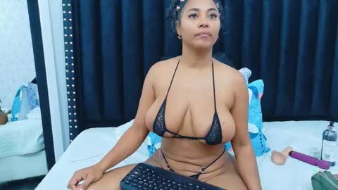 Snapshot of colombia_mommy_ chatting on 03/20/26, 12:32 GRETCHEN online show from 03/20/26, 12:32