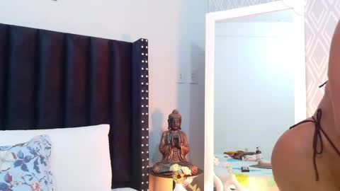 Snapshot of colombia_mommy_ chatting on 05/11/26, 04:04 GRETCHEN online show from 05/11/26, 04:04