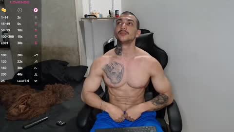 Snapshot of colombianmuscle8 chatting on 01/24/25, 03:11 colombianmuscle8 online show from 01/24/25, 03:11