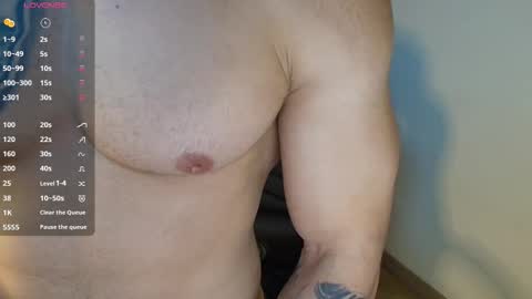 Snapshot of colombianmuscle8 chatting on 10/11/25, 11:14 colombianmuscle8 online show from 10/11/25, 11:14