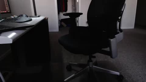 Snapshot of coloradoduke chatting on 12/15/25, 02:10 coloradoduke online show from 12/15/25, 02:10