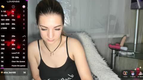 Mia online show from 11/17/25, 05:35