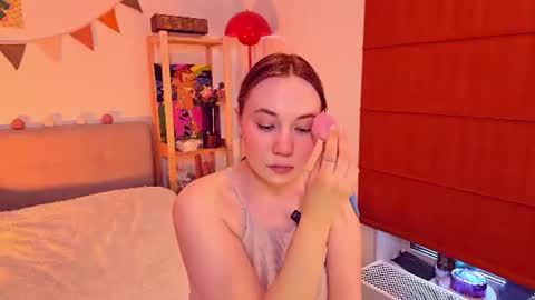 Snapshot of come_in_bed chatting on 06/18/26, 03:05 Audrey online show from 06/18/26, 03:05