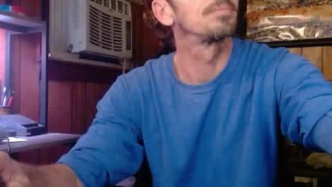 Snapshot of comic_king27 chatting on 02/17/26, 04:09 Nelson or ComicKing and sometime Peachy143 online show from 02/17/26, 04:09