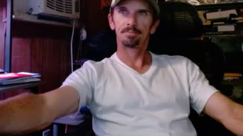 Snapshot of comic_king27 chatting on 06/25/26, 02:00 Nelson or ComicKing and sometime Peachy143 online show from 06/25/26, 02:00