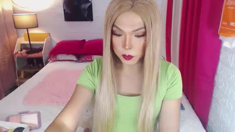 Snapshot of commanderofsexx chatting on 01/06/26, 06:50 QUEEN SABRINA online show from 01/06/26, 06:50