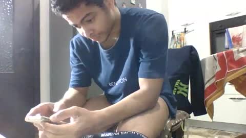 Snapshot of comobailamioso chatting on 11/18/25, 09:52 comobailamioso online show from 11/18/25, 09:52